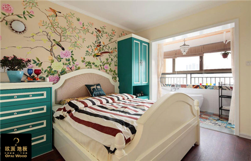 家裝應該先貼壁紙還是鋪地板？